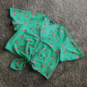 Cropped floral blouse with bow